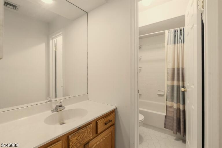 Property listing MLS 4043235 photo 8