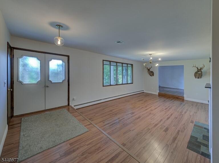 Property listing MLS 4043282 photo 2