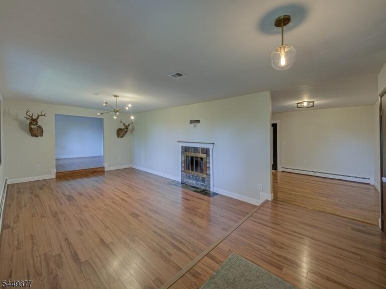 Property listing MLS 4043282 photo 3