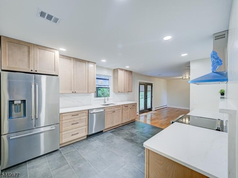 Property listing MLS 4043282 photo 7
