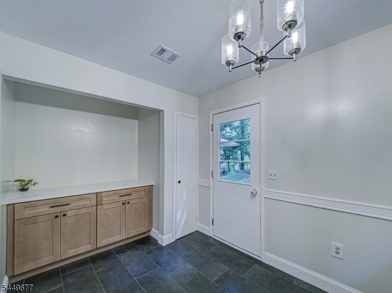Property listing MLS 4043282 photo 8