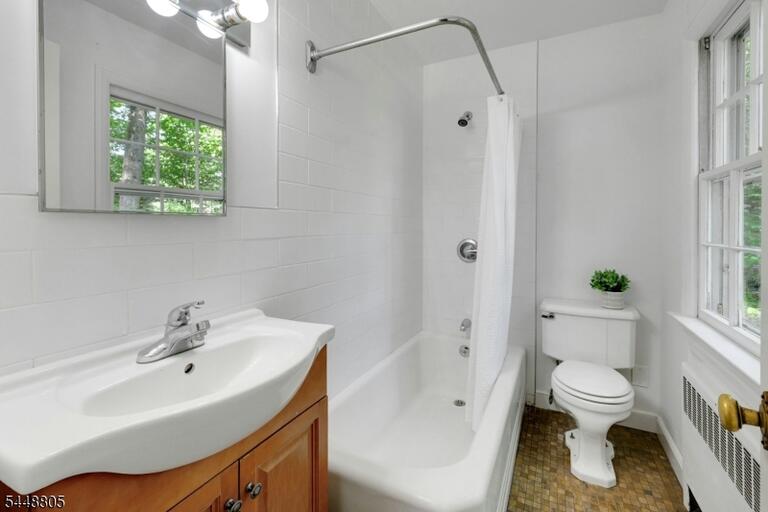 Property listing MLS 4043390 photo 28