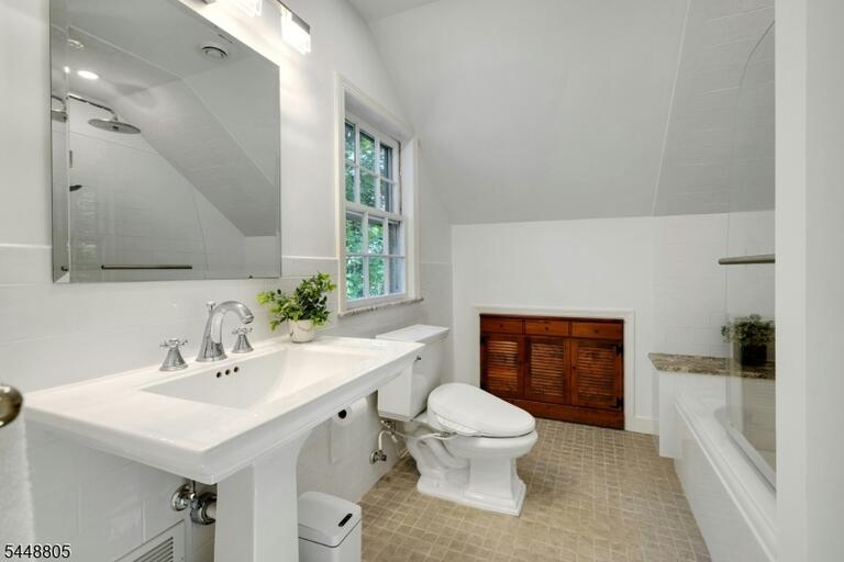 Property listing MLS 4043390 photo 33