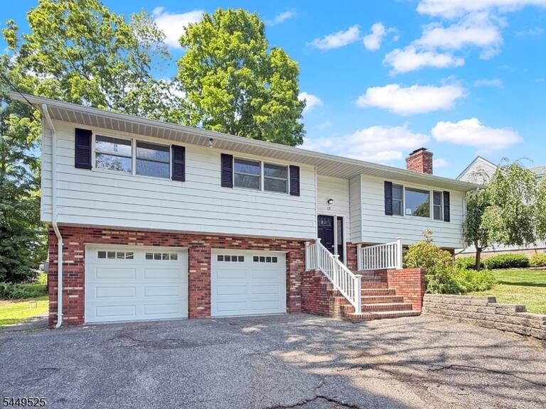 Property listing MLS 4043417 photo 2