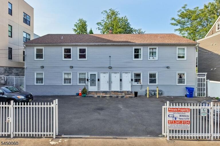 Property listing MLS 4043571 photo 1
