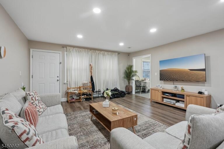 Property listing MLS 4043571 photo 9