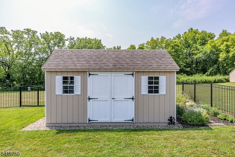Property listing MLS 4043595 photo 35