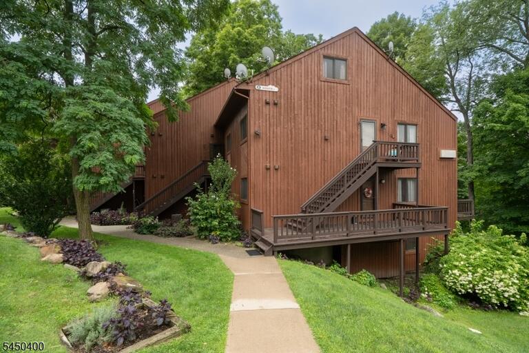 Property listing MLS 4043890 photo 1