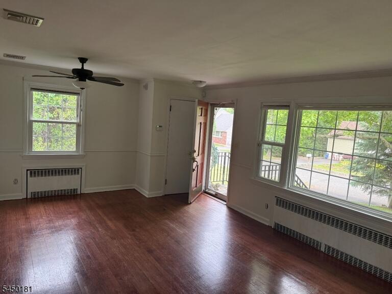 Property listing MLS 4044031 photo 2