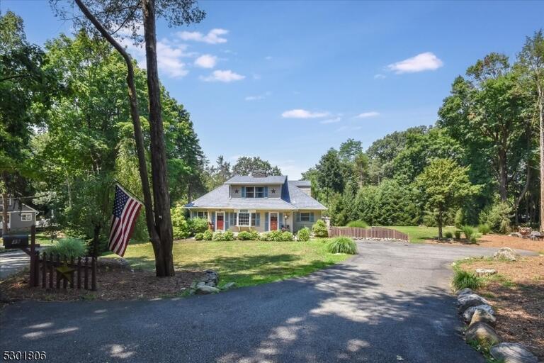 Property listing MLS 4044180 photo 4
