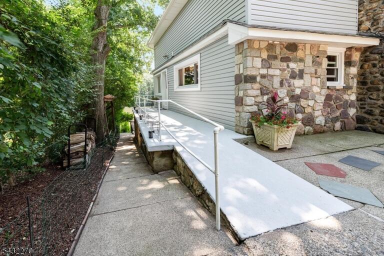 Property listing MLS 4044187 photo 25