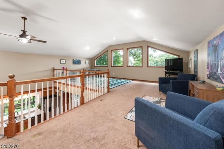 Property listing MLS 4044187 photo 4