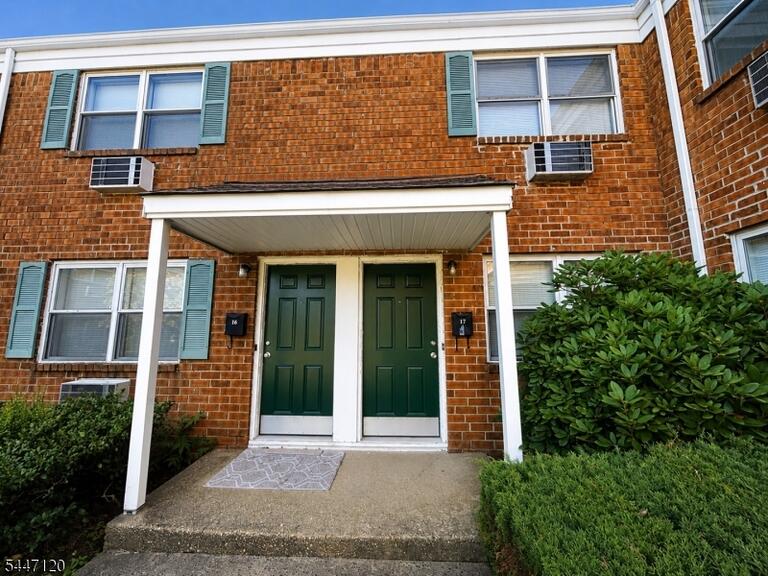 Property listing MLS 4044254 photo 2