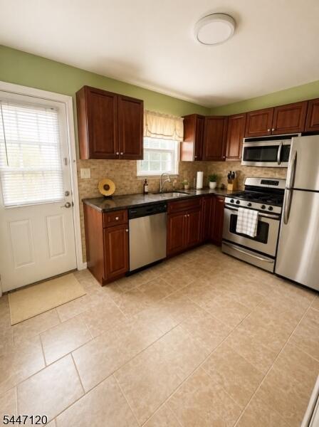 Property listing MLS 4044254 photo 3