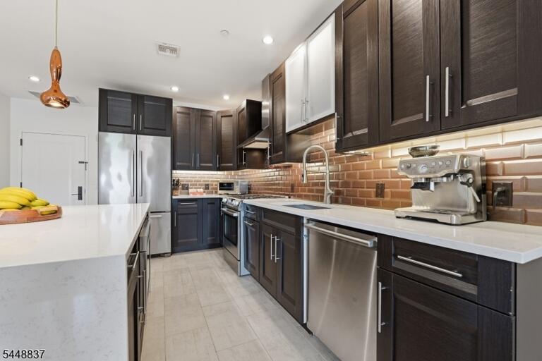 Property listing MLS 4044425 photo 5