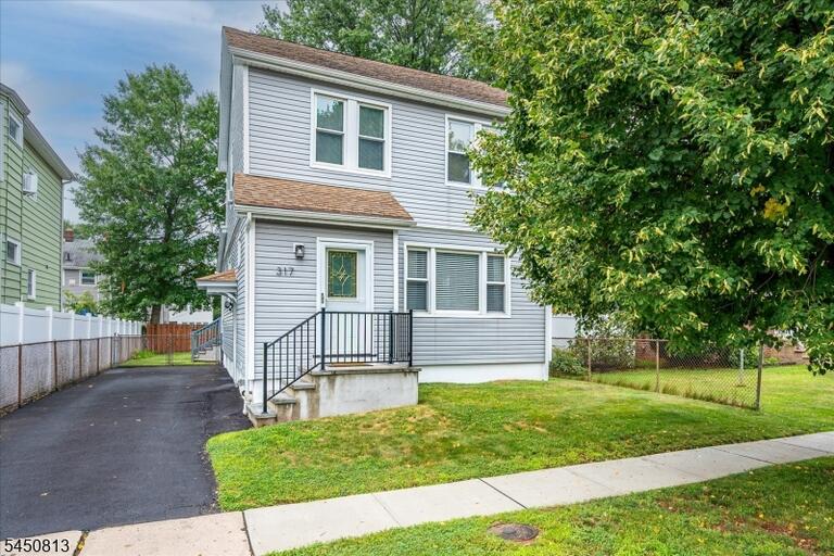 Property listing MLS 4044606 photo 1