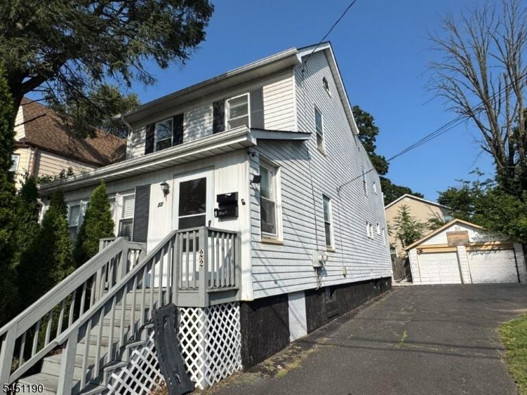 Property listing MLS 4044841 photo 1