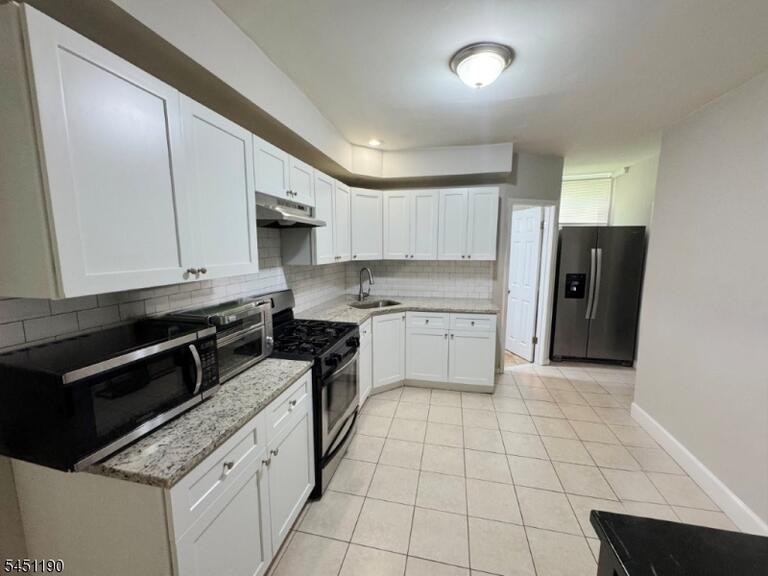 Property listing MLS 4044841 photo 3