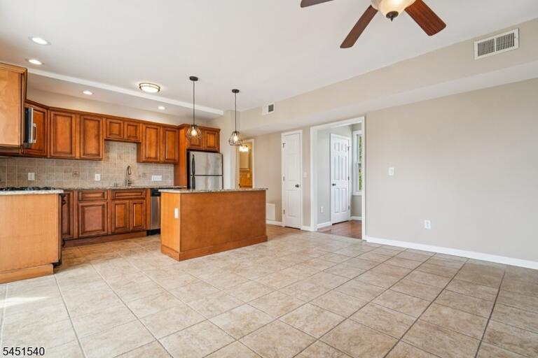 Property listing MLS 4044853 photo 22