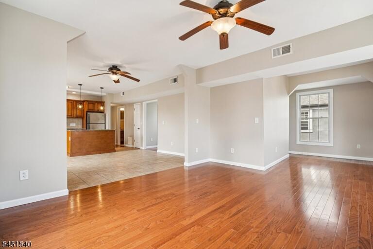 Property listing MLS 4044853 photo 4