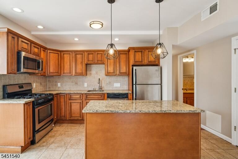Property listing MLS 4044853 photo 9