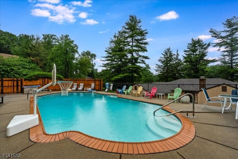 Property listing MLS 4044880 photo 31