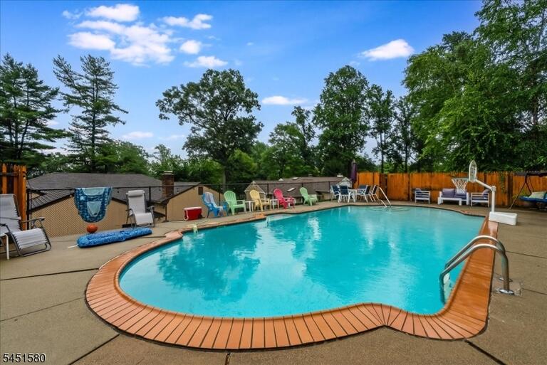 Property listing MLS 4044880 photo 32