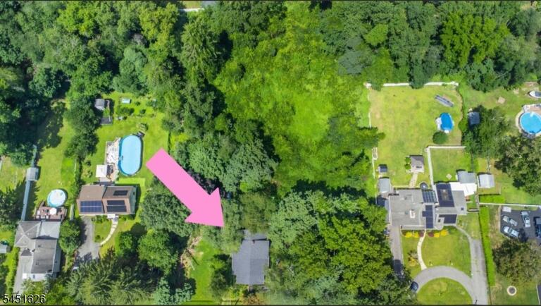 Property listing MLS 4044953 photo 2