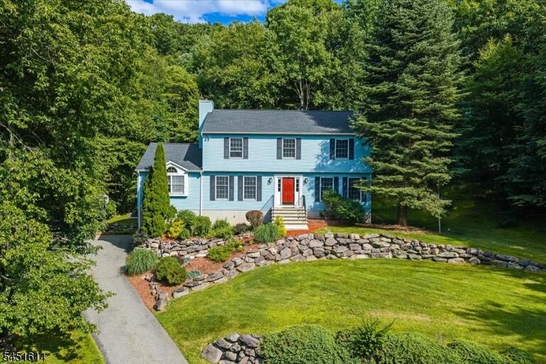 Property listing MLS 4045006 photo 2