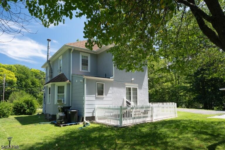 Property listing MLS 4045116 photo 3