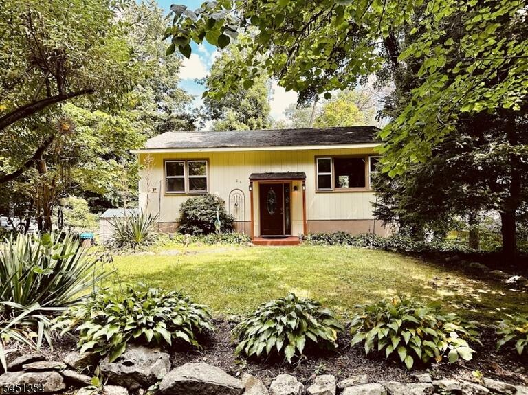 Property listing MLS 4045168 photo 1