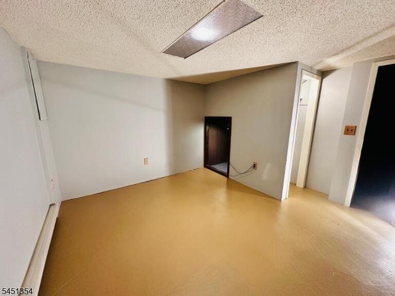Property listing MLS 4045168 photo 24