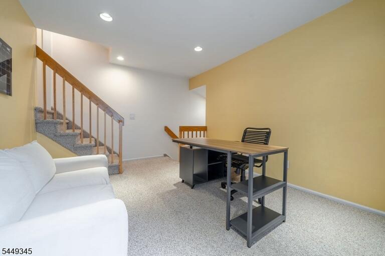 Property listing MLS 4045242 photo 12