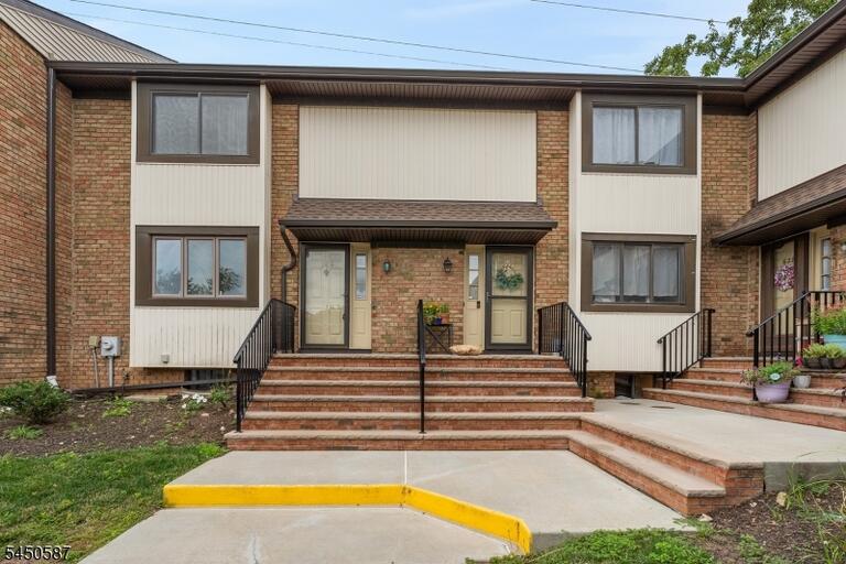 Property listing MLS 4045248 photo 1