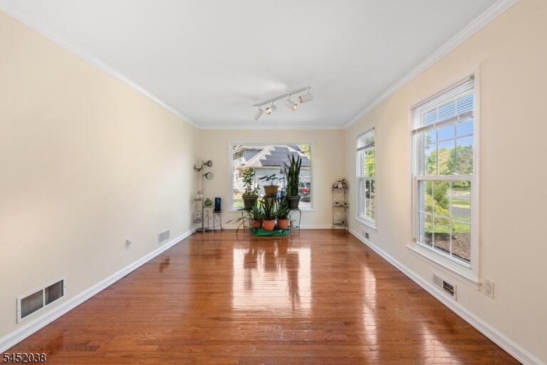 Property listing MLS 4045317 photo 5