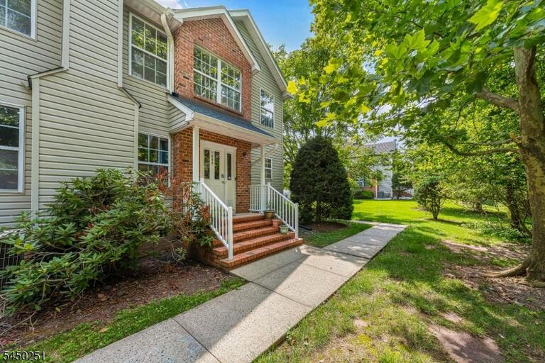 Property listing MLS 4045335 photo 1