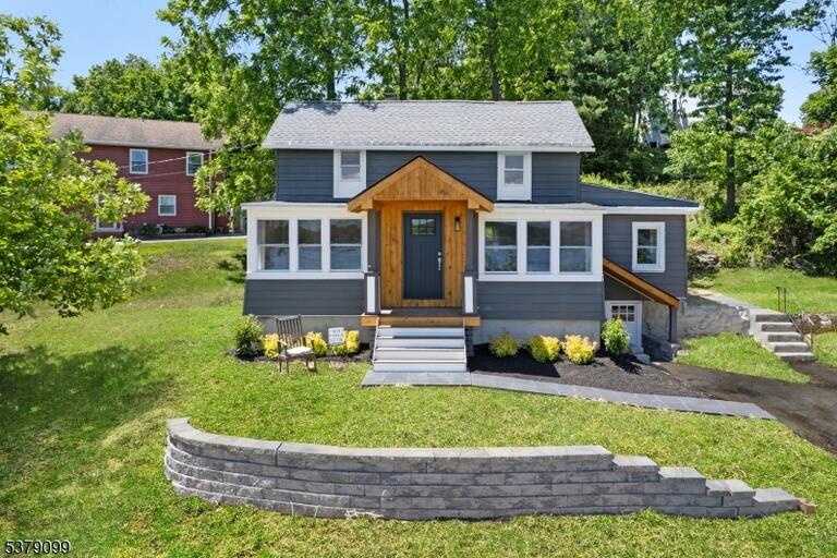 Property listing MLS 4045408 photo 2