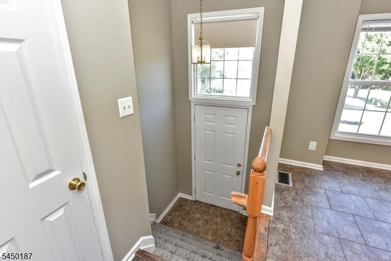 Property listing MLS 4045494 photo 2