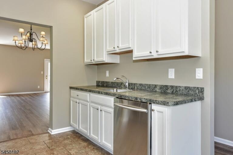 Property listing MLS 4045494 photo 6