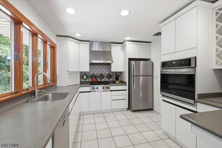 Property listing MLS 4045505 photo 15