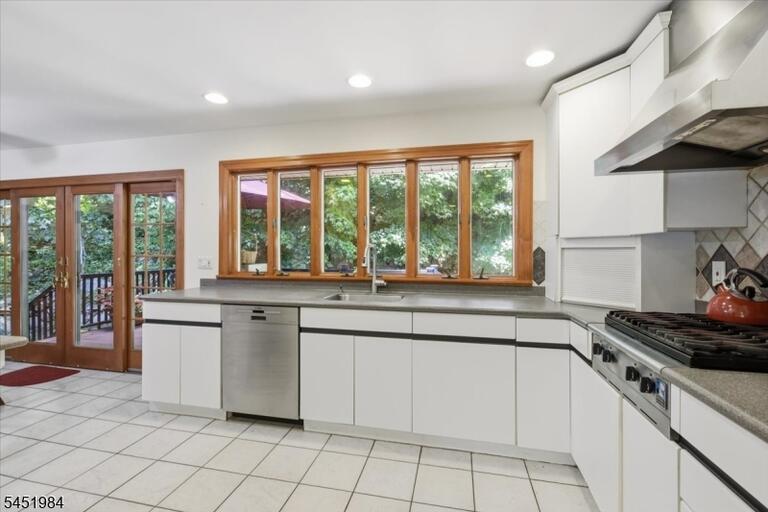 Property listing MLS 4045505 photo 16