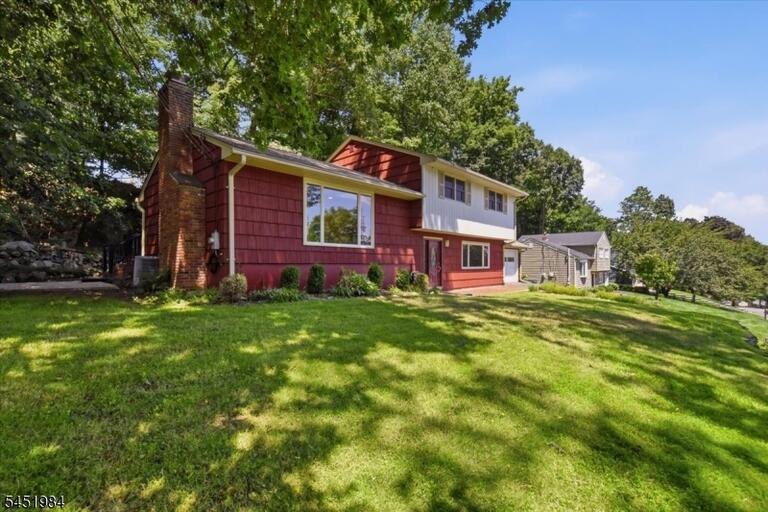 Property listing MLS 4045505 photo 3