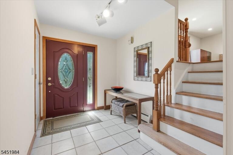Property listing MLS 4045505 photo 4