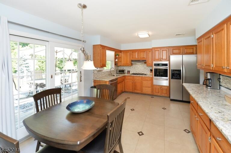 Property listing MLS 4045511 photo 13