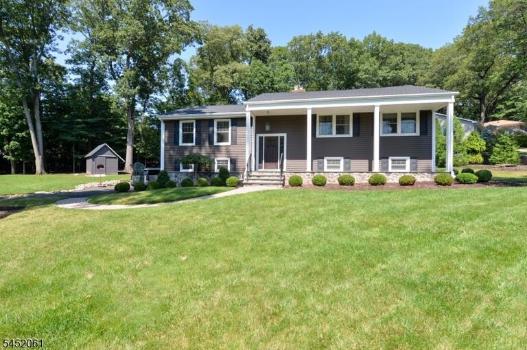 Property listing MLS 4045511 photo 2
