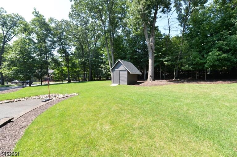 Property listing MLS 4045511 photo 32