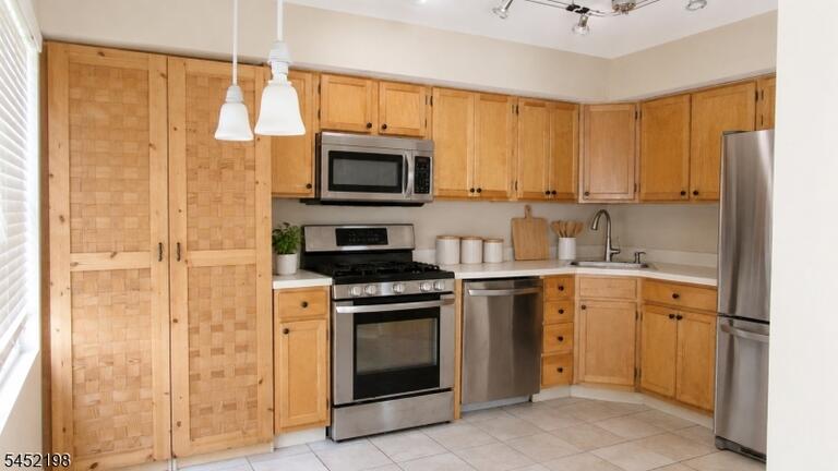 Property listing MLS 4045519 photo 4