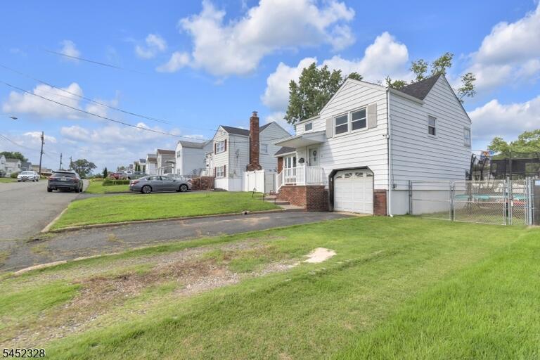Property listing MLS 4045626 photo 3
