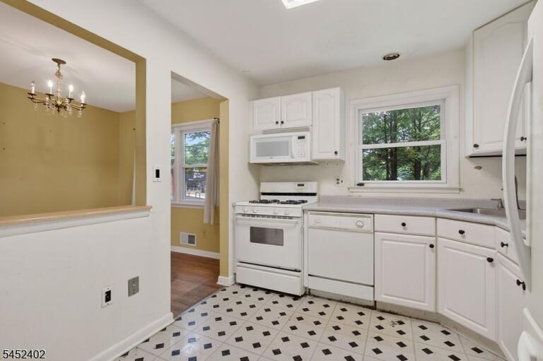 Property listing MLS 4045677 photo 23