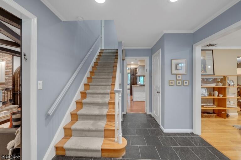 Property listing MLS 4045701 photo 5